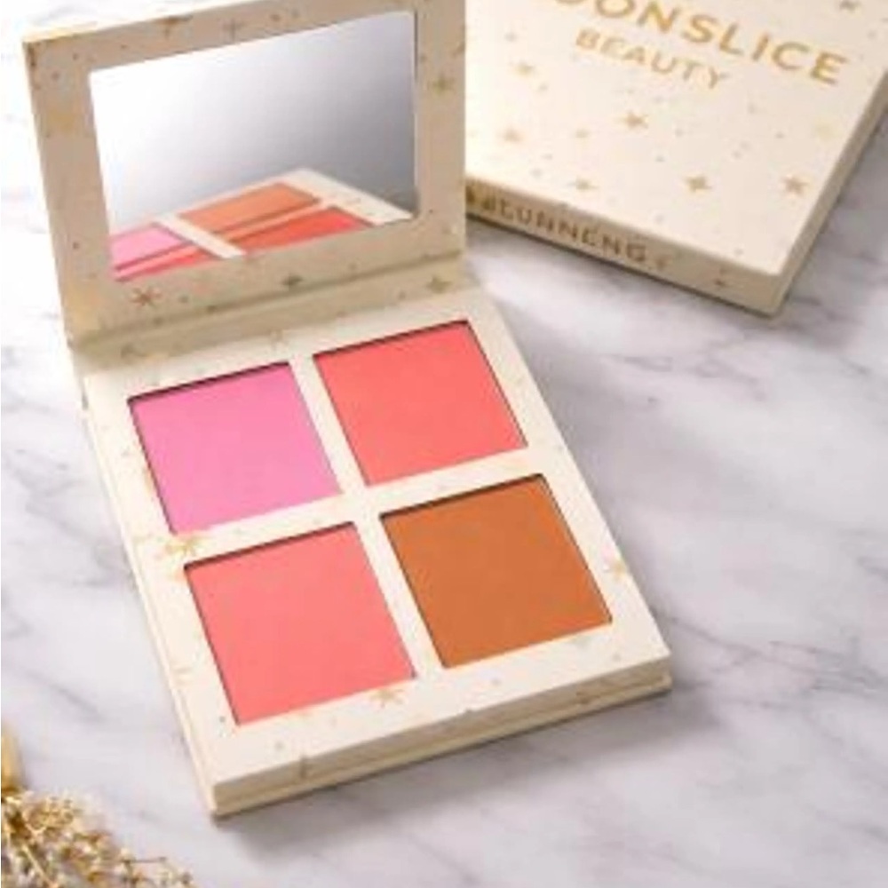 Four-Shade Cheek Palette in Pink, Coral, Peach & Bronze —